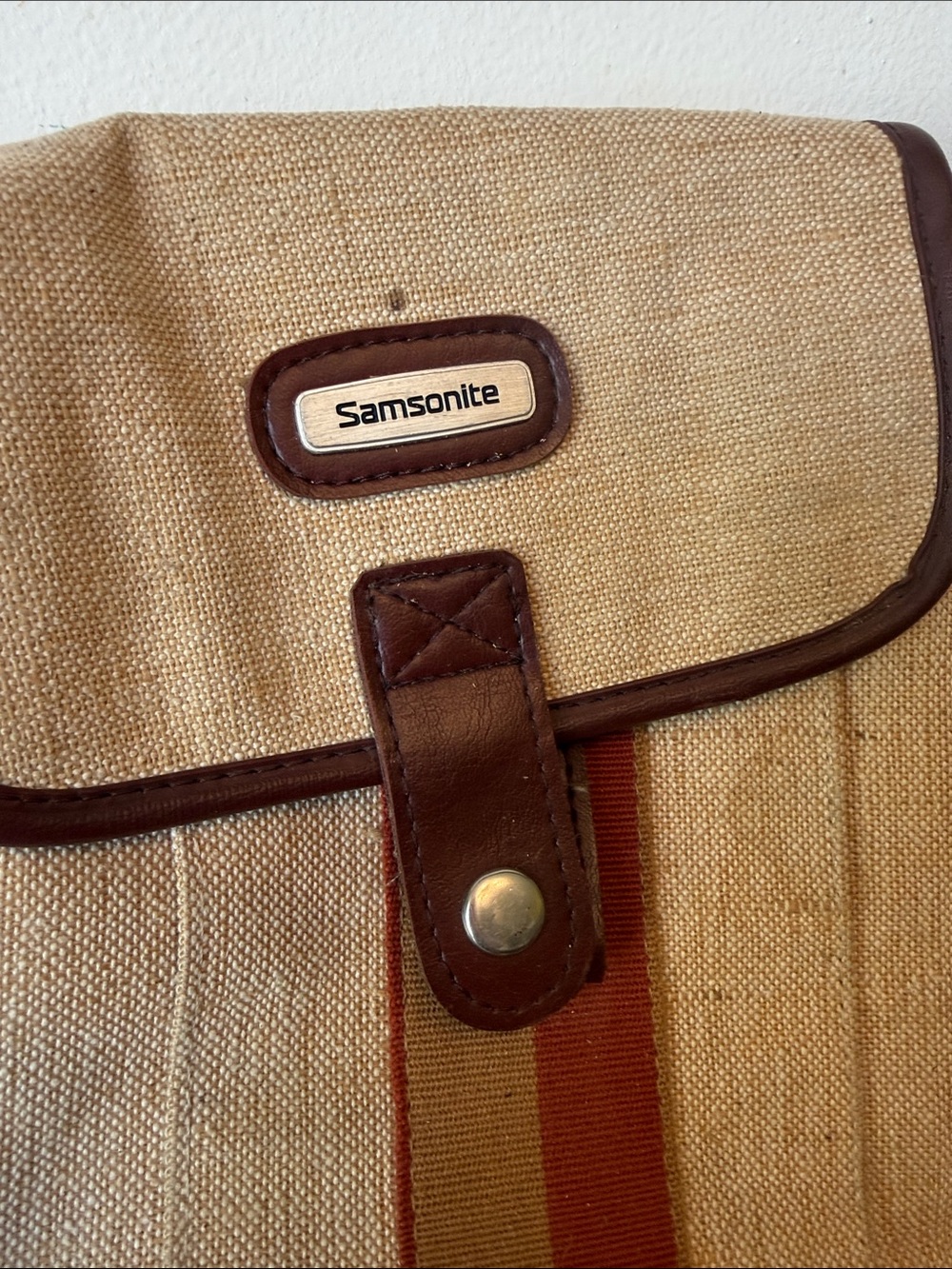 Samsonite Beige Canvas Messenger Bag with Brown Trim and Red Stripe - Picture 2 of 4